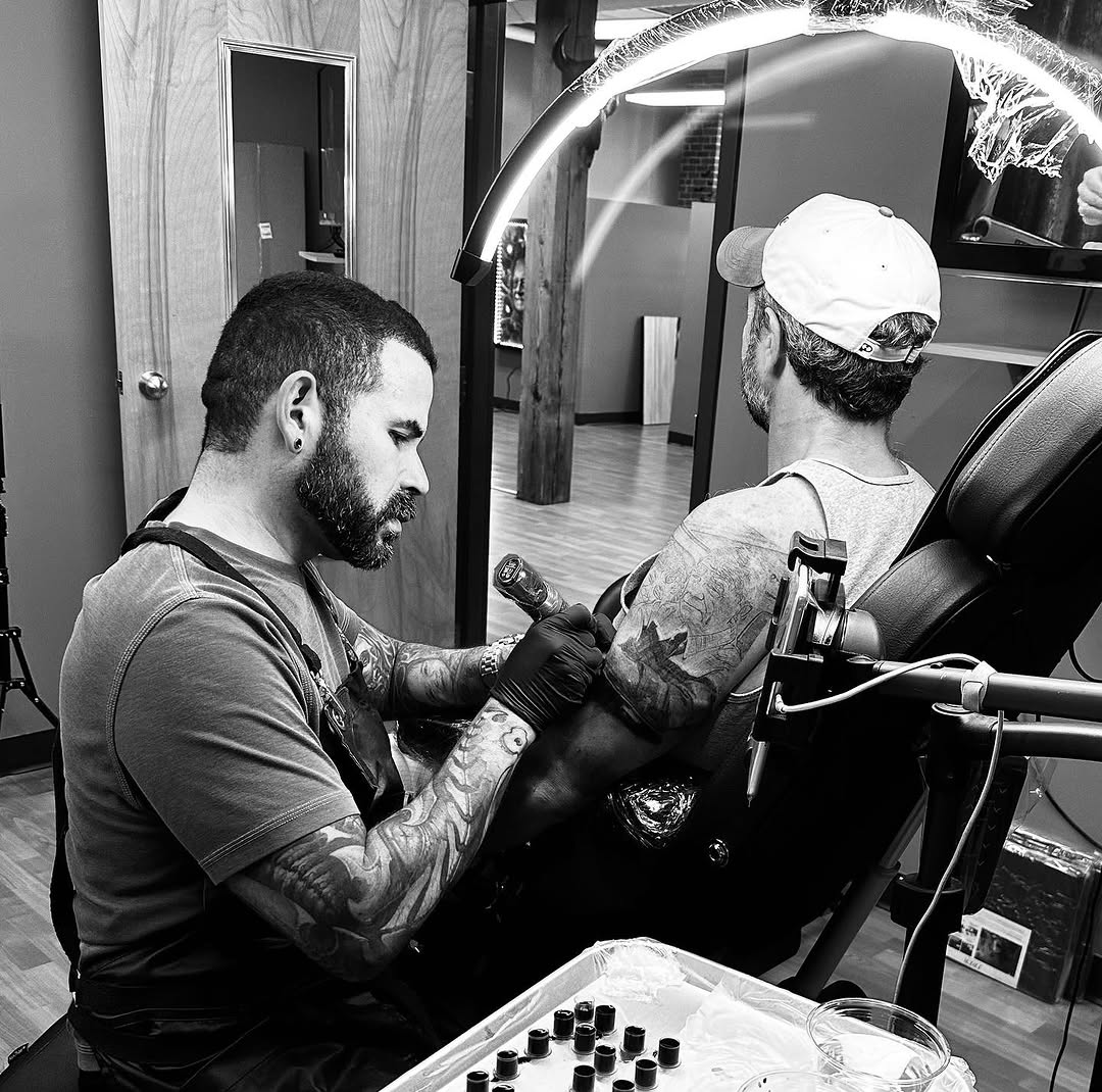 Working hard or hardly working. Love tattooing ❤️